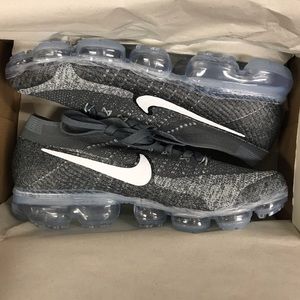 2018 Men’s Nike Vapormax FlyKnits Size 11